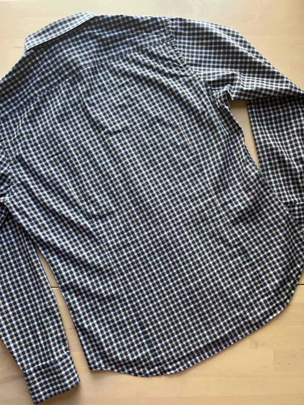 Banana Republic Soft Wash Tailored Slim Fit shirt
